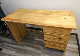 Pinewood desk with drawers