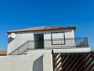 Room to Rent, Klipfontein view