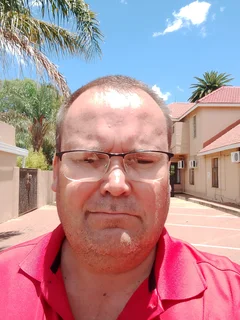 Shuttle bus driver AVB Monday to Thursday. R600 to R700 pd. From B to EC1 licence