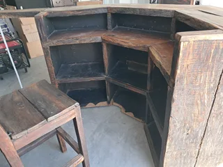 Sleeper wood bar with 4 bar stools