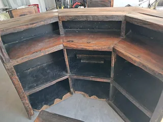 Sleeper wood bar with 4 bar stools