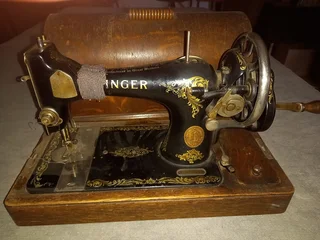Singer Sewing Machine vintage