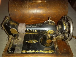Singer Sewing Machine vintage