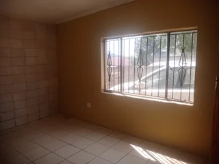 Bachelor / Studio Apartment @ Cosmo City Ext 7