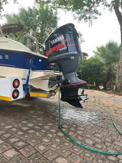 2150 Panache with 225 HPDi V-Max only 114 hrs