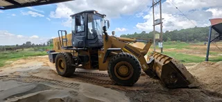 1.7m³ Rondebult Loader