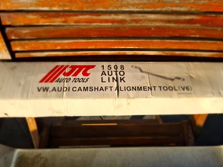 VW &amp; Audi Camshaft Alignment tool