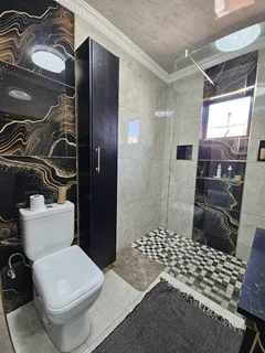 Holiday House with Large Pool in Southern Suburbs, Cape Town