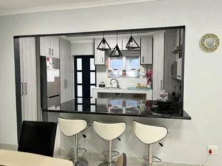 Holiday House with Large Pool in Southern Suburbs, Cape Town