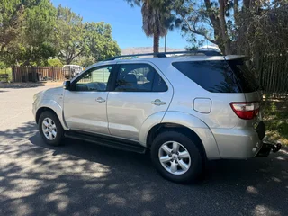 2009 TOYOTA FORTUNER 3.0 D4D AUTOMATIC- FULL HOUSE!