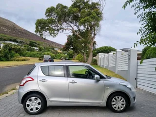 2012 SUZUKI SWIFT 1.4GL- GREAT STUDENT VEHICLE!