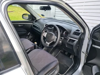 2012 SUZUKI SWIFT 1.4GL- GREAT STUDENT VEHICLE!