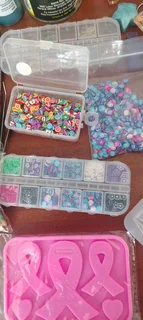 Resin moulds and inclusions