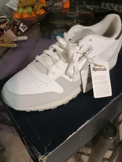 Reebok men's takkies for sale.