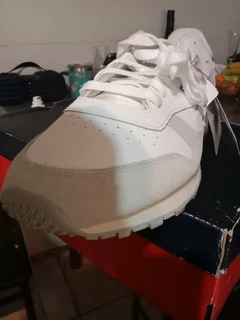 Reebok men's takkies for sale.