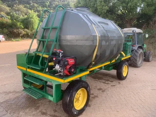 Waterwa met transport tenk