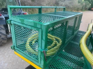 Waterwa met transport tenk