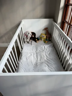 Baby Cot for Sale – Excellent Condition