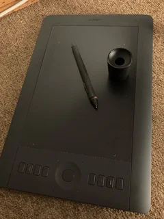 Wacom Intuos Pro, Medium (Old Model: PTH-651/K