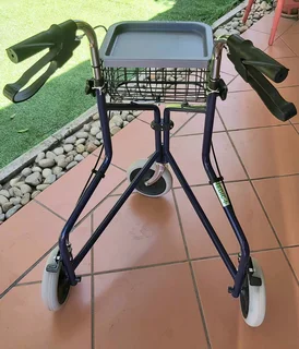 3 wheel Walker