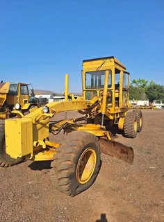 KOMDRESCO T5O5 DRESSER (Grader)