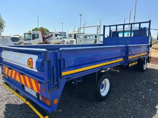 2007 DYNA 7-105 4 TON TRUCK