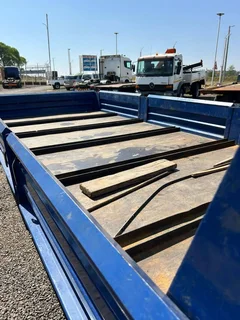 2007 DYNA 7-105 4 TON TRUCK