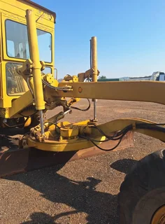 KOMDRESCO T5O5 DRESSER (Grader)