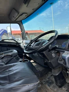 2008 HINO CRANE TRUCK TAGG AXLE WITH 7 TON CRANE