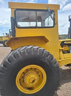 Bell 1206 Hauling Tractor