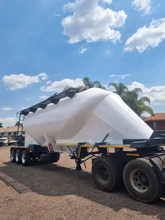 Spitzer Drybulk 40 Cube Trailer (Refurbished)