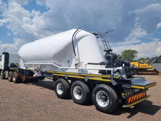 Spitzer Drybulk 40 Cube Trailer (Refurbished)