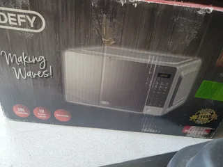 Defy 20L microwave