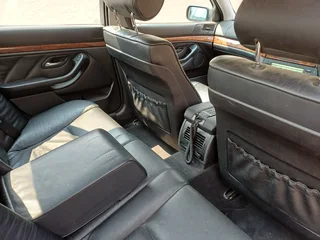 1998 BMW 528i Series Sedan