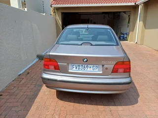 1998 BMW 528i Series Sedan