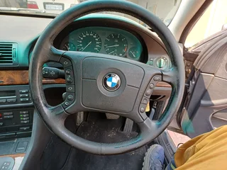 1998 BMW 528i Series Sedan