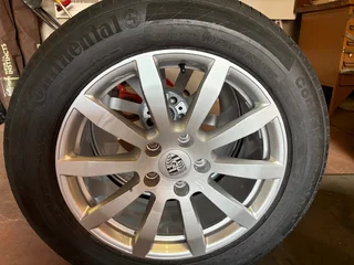 2019 Porsche Cayenne S original wheels and tires