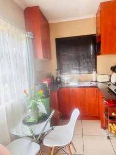 1 Bedroom, Bathroom, Kitchen and sitting room cottage to rent in Olifantsfontein from 1st Dec 2025