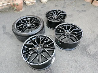Vossen 19” Reps – Wides ; Narrows &#43; potenza runflat5x120