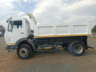 Mercedes Benz 6cube tipper truck for sale