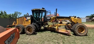 2010 CAT 140M for sale