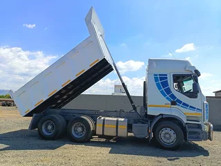 2012 Renault Premium Lander 440 DXi 10cube tipper truck for sale