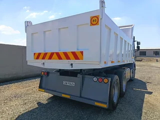 2012 Renault Premium Lander 440 DXi 10cube tipper truck for sale