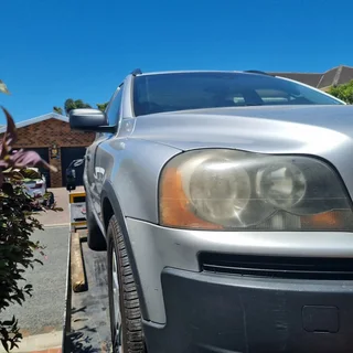 2004 Volvo XC90 T6 SUV - R30,000.00