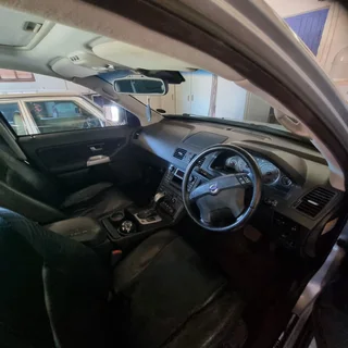 2004 Volvo XC90 T6 SUV - R30,000.00