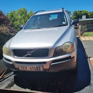 2004 Volvo XC90 T6 SUV - R30,000.00