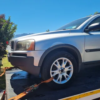 2004 Volvo XC90 T6 SUV - R30,000.00