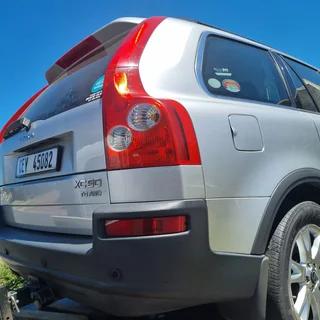 2004 Volvo XC90 T6 SUV - R30,000.00