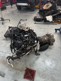 Land Rover Discovery 2019 stripping for spares