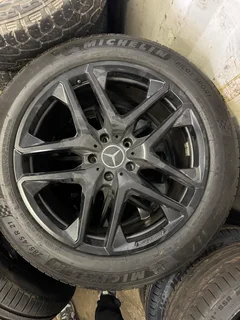 Original Mercedes Benz G63 rims and tyres